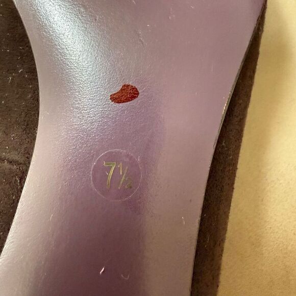 Richard Tyler brown suede kitten heel embellished shoes size 7.5 - Picture 6 of 6